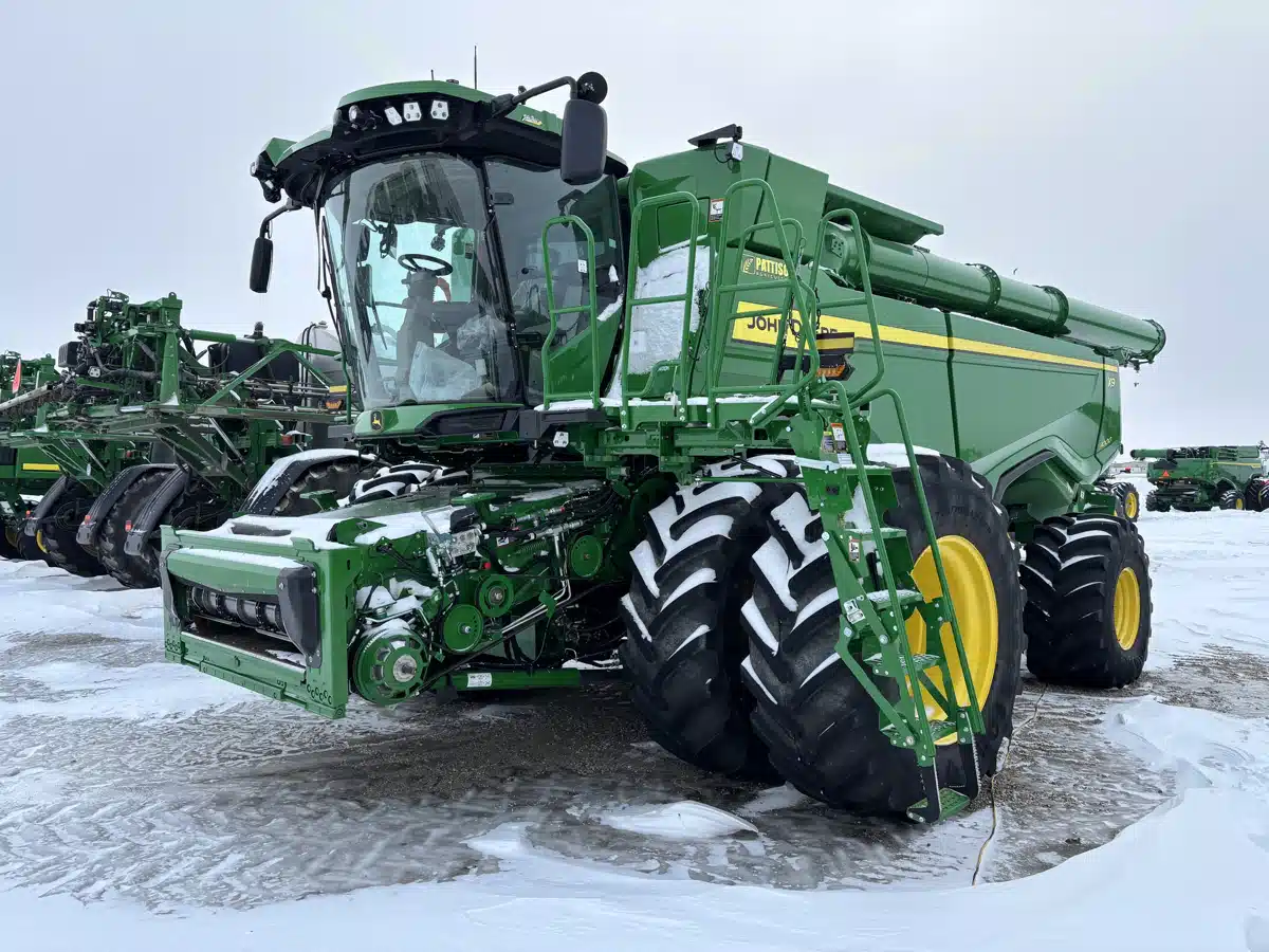 Gallery image 1 for Used 2024 John Deere X9 1000 Combine