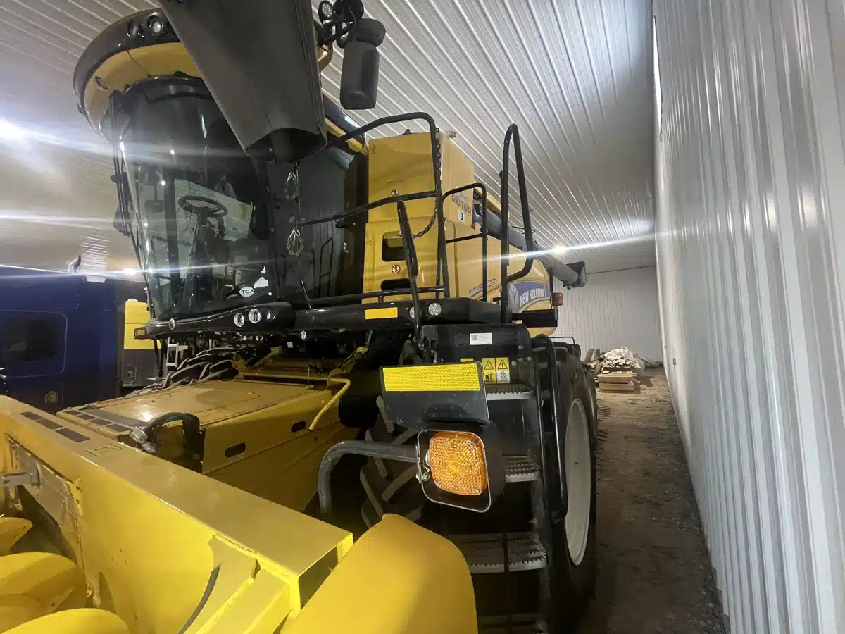 Used 2023 New Holland CR9.90 Combine