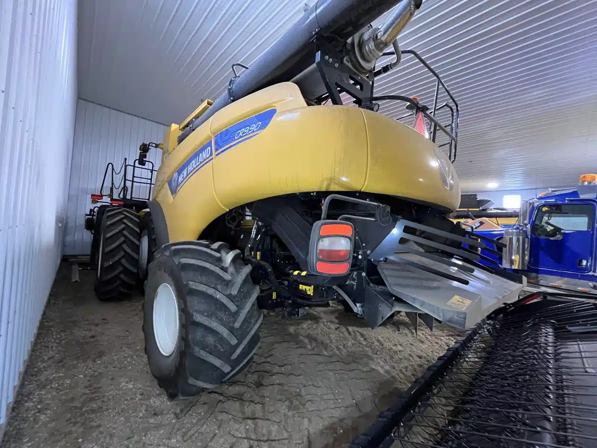 Gallery image 2 for 2023 New Holland CR9.90 Combine