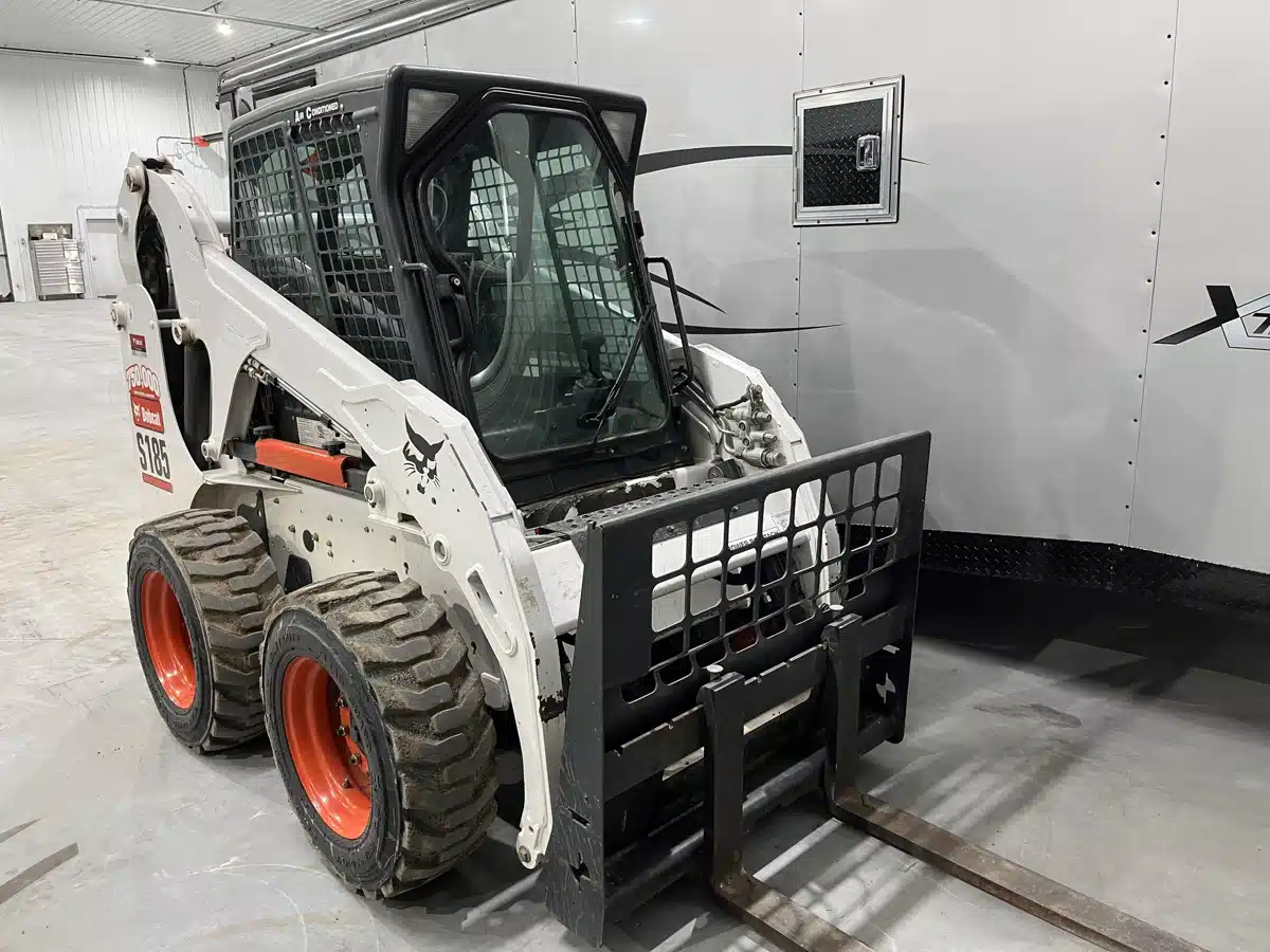 Gallery image 2 for Used 2009 Bobcat S185 Skid Steer