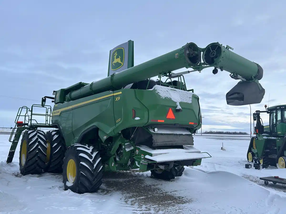 Gallery image 2 for 2025 John Deere X9 1000 Combine