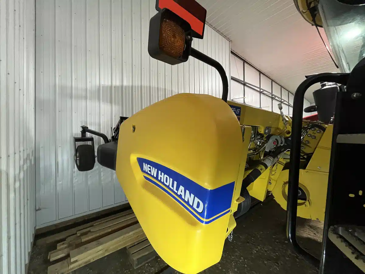 Gallery image 2 for 2023 New Holland 790CP Header - Pickup