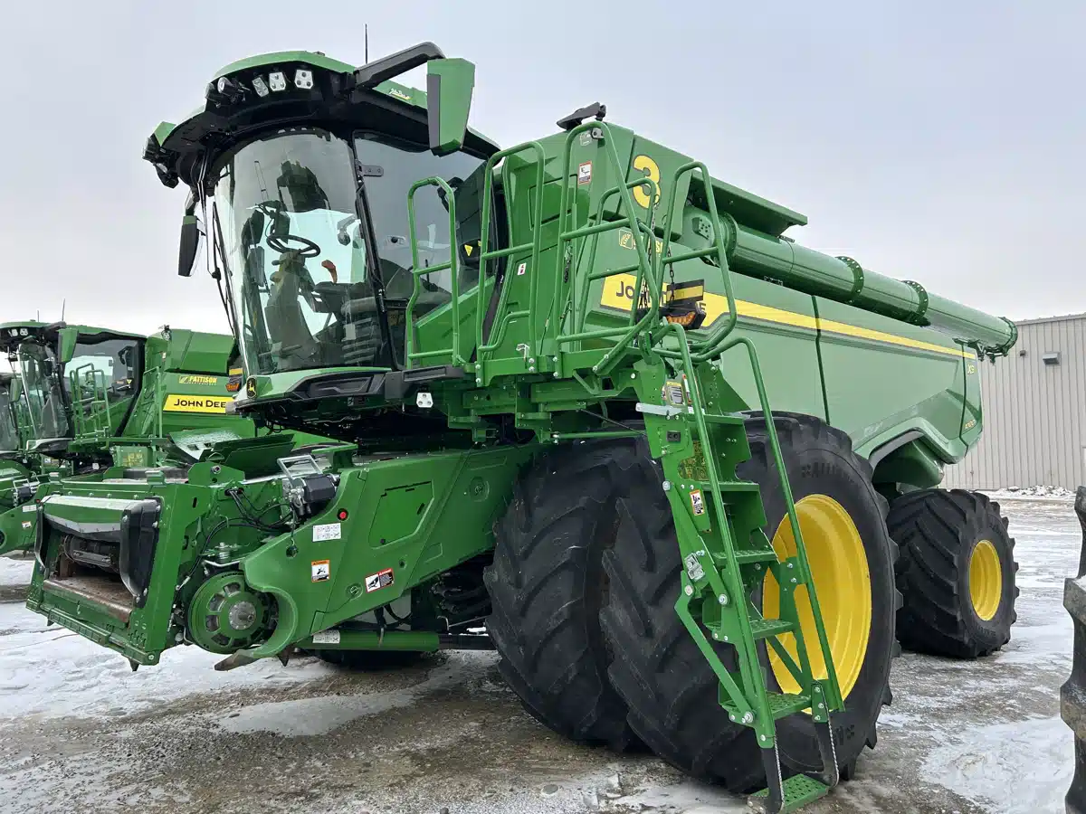 Gallery image 1 for 2024 John Deere X9 1000 Combine