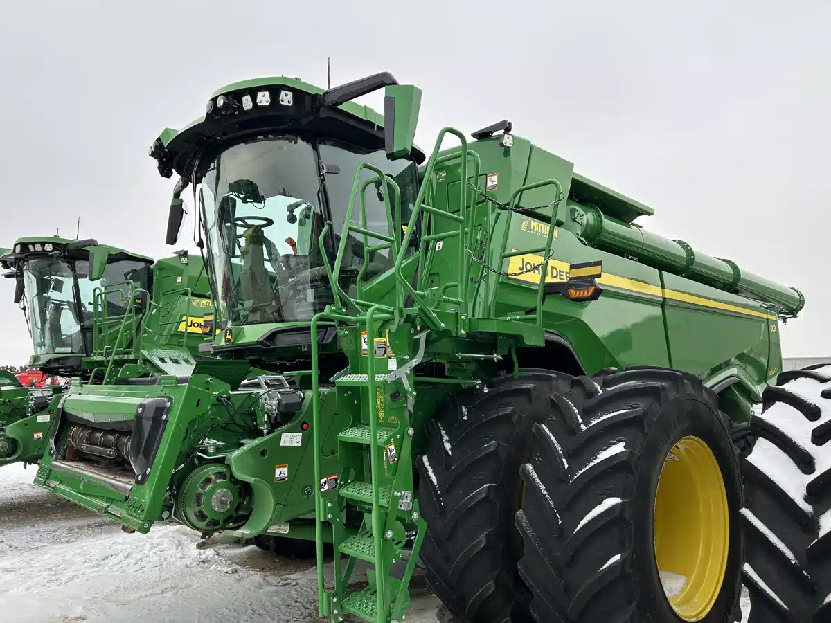 Gallery image 1 for 2024 John Deere X9 1000 Combine