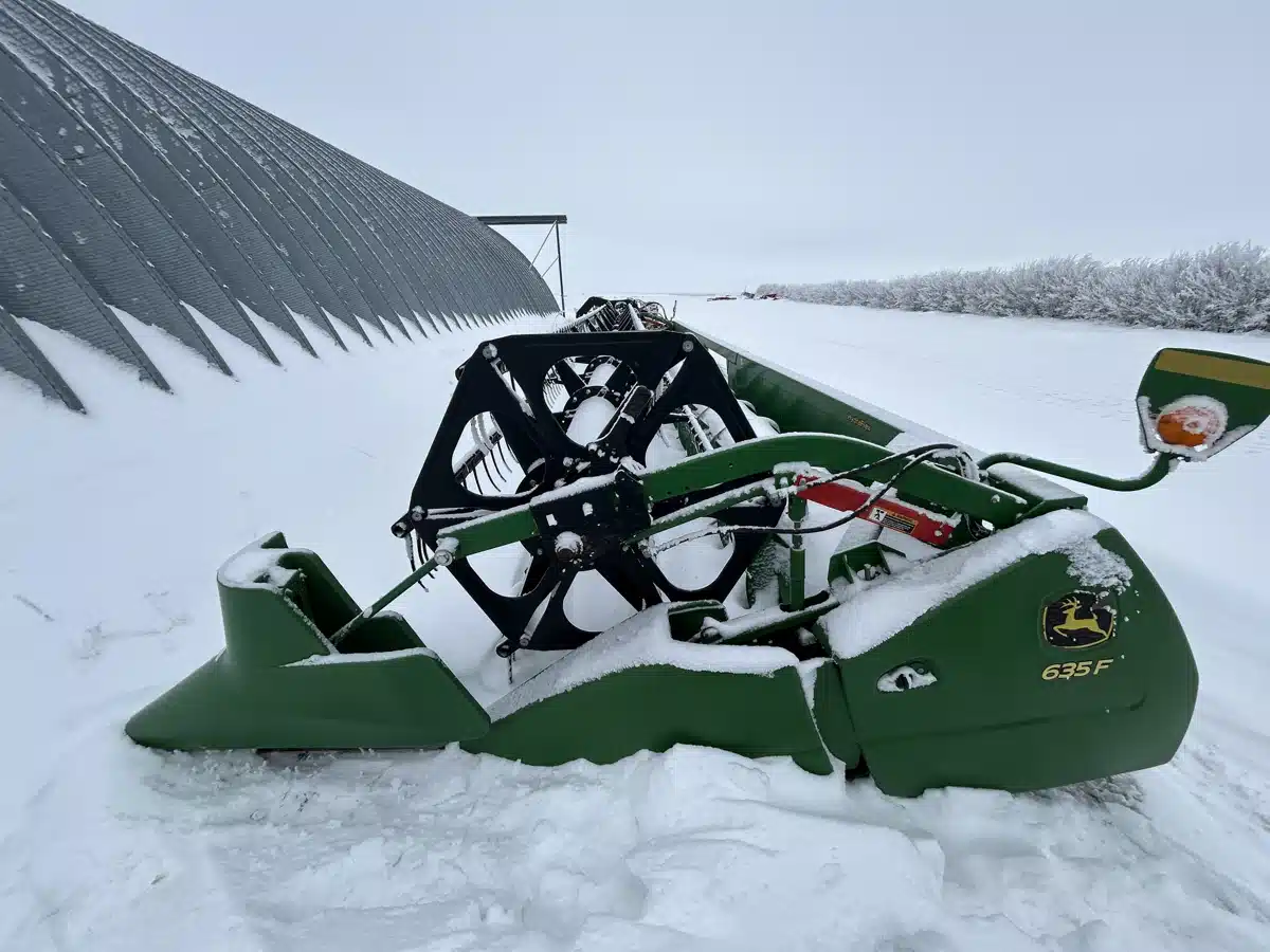 Gallery image 2 for 2016 John Deere 635F Header - Flex
