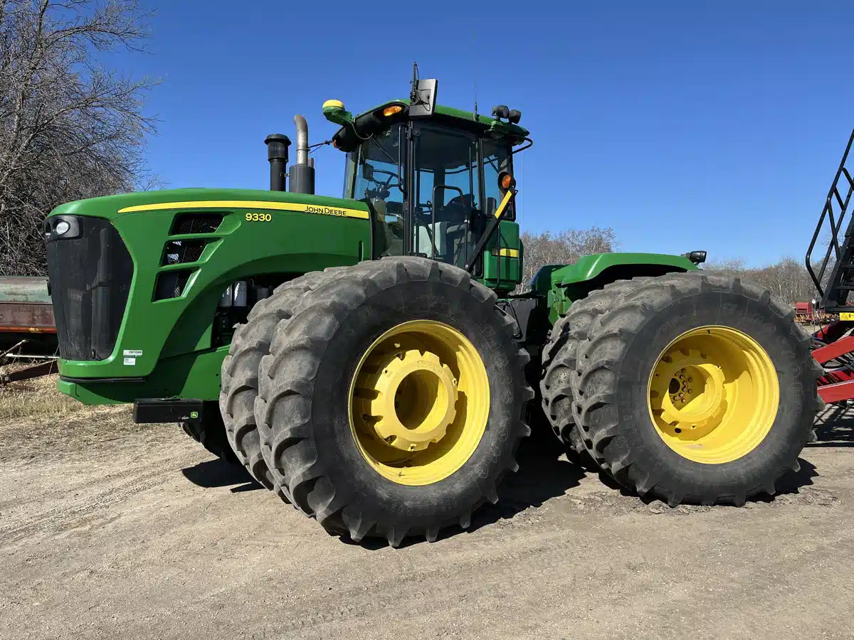 Gallery image 1 for 2010 John Deere 9330 Tractor