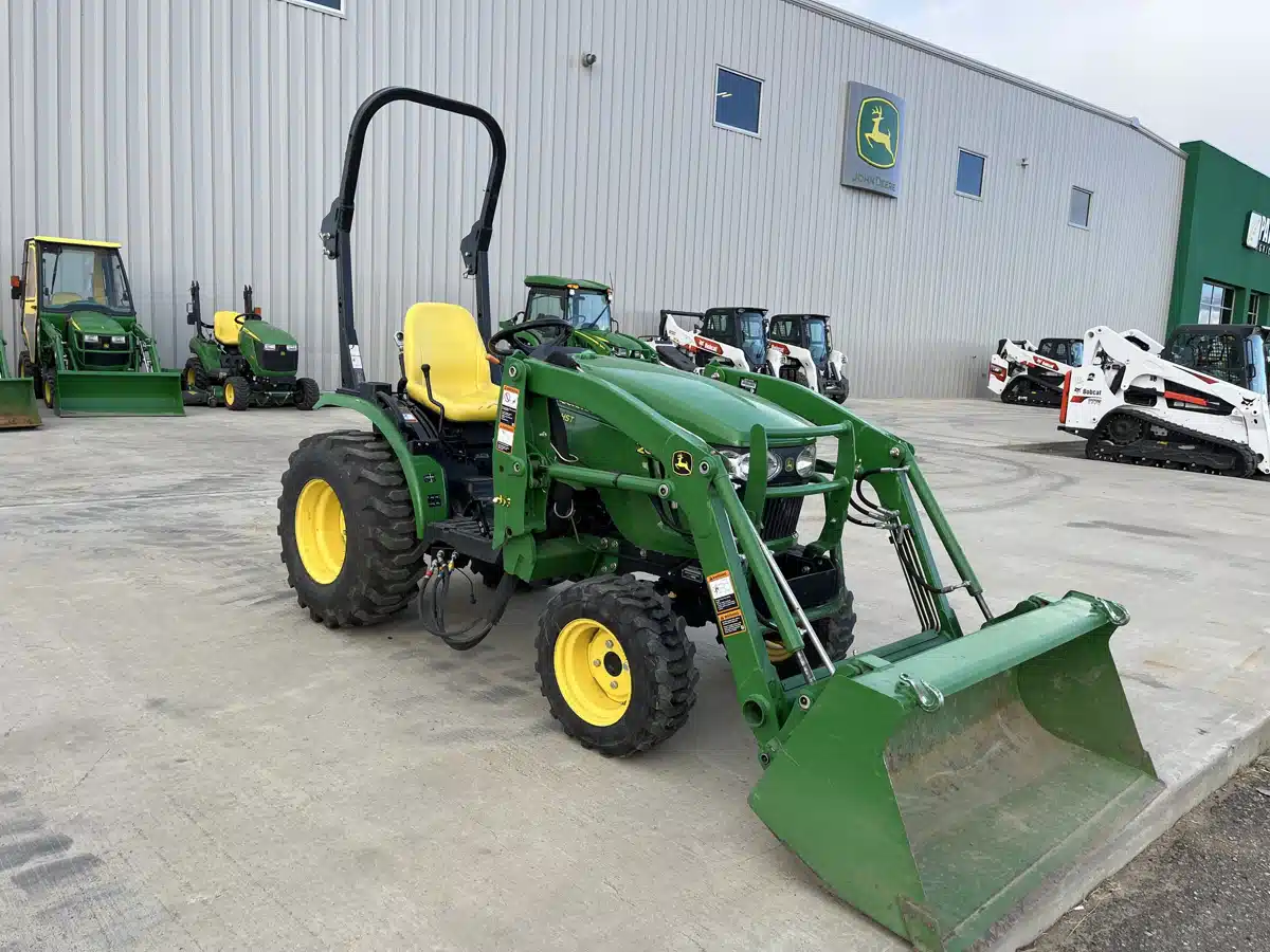 Gallery image 2 for 2014 John Deere 2025R Tractor