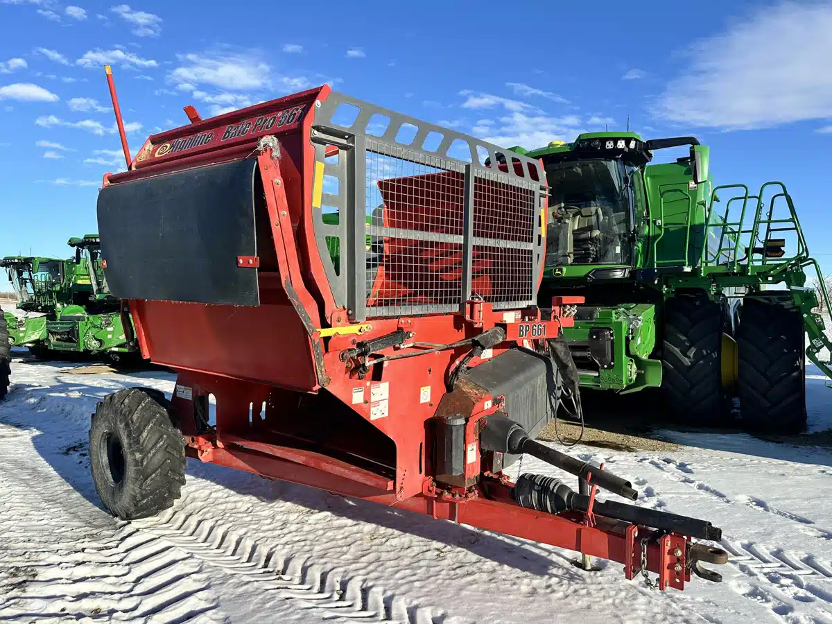 2021 Highline BP661-100 Bale Feeder