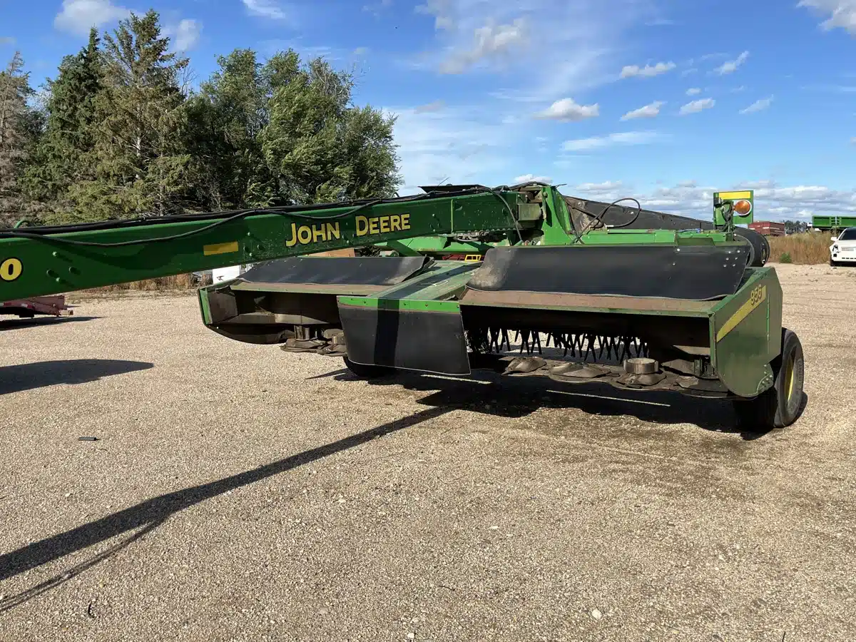Gallery image 1 for 2010 John Deere 956 Disc Mower Conditioner