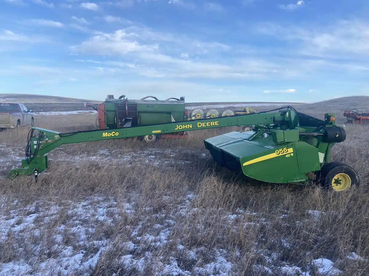 Gallery image 2 for 2011 John Deere 956 Disc Mower Conditioner