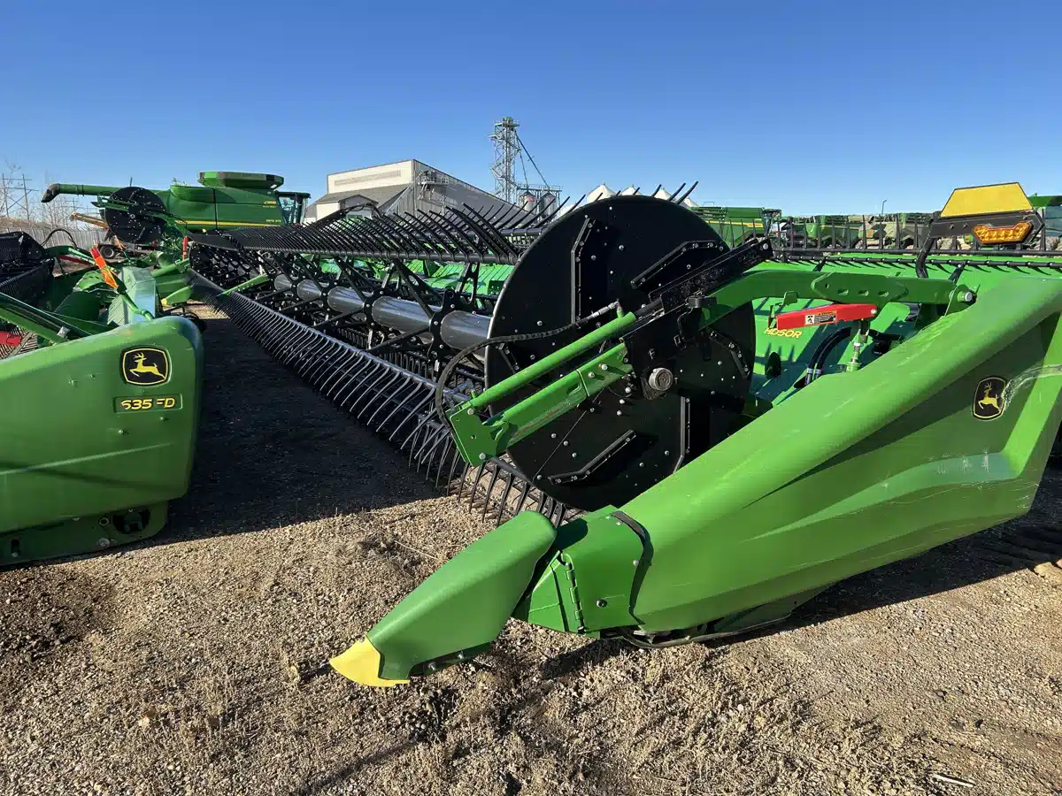 Gallery image 1 for 2024 John Deere HD50R Header - Draper