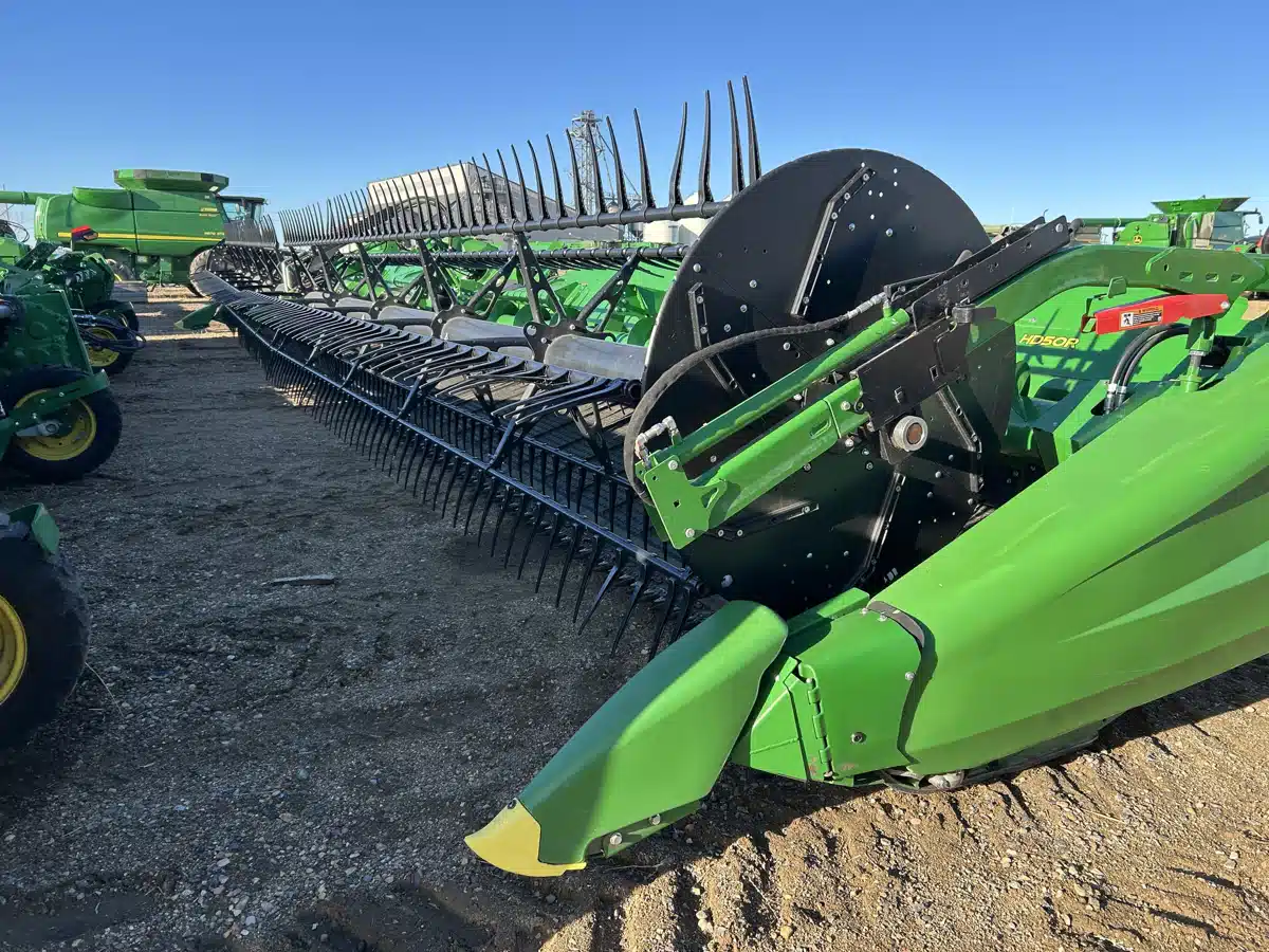Gallery image 1 for 2024 John Deere HD50R Header - Draper