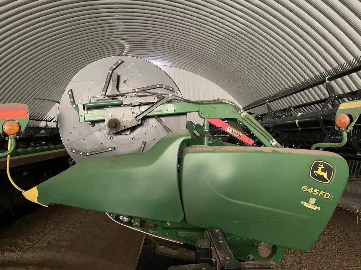 Gallery image 2 for 2017 John Deere 645FD Header - Draper