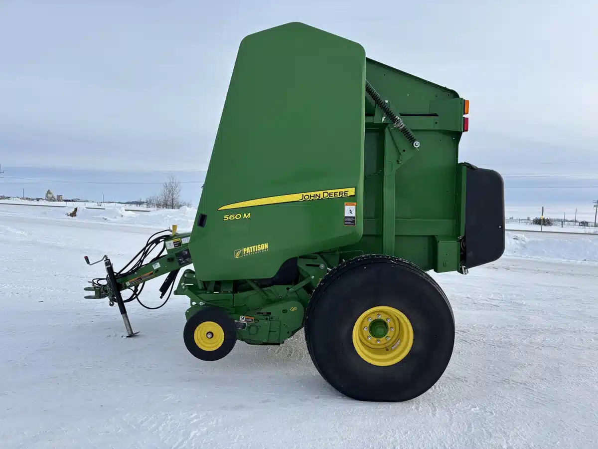 Gallery image 2 for 2021 John Deere 560M Round Baler