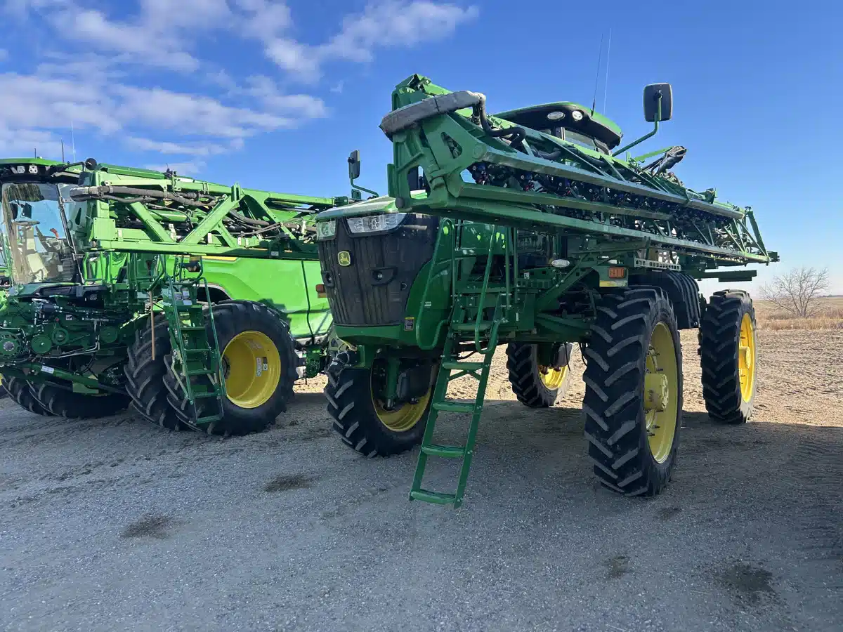 2018 John Deere R4045 Sprayer - Self Propelled