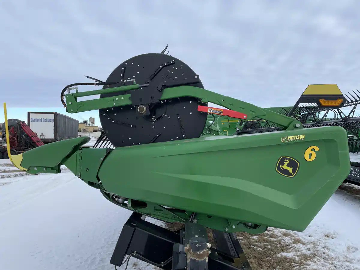 Gallery image 2 for 2024 John Deere HD50F Header - Flex