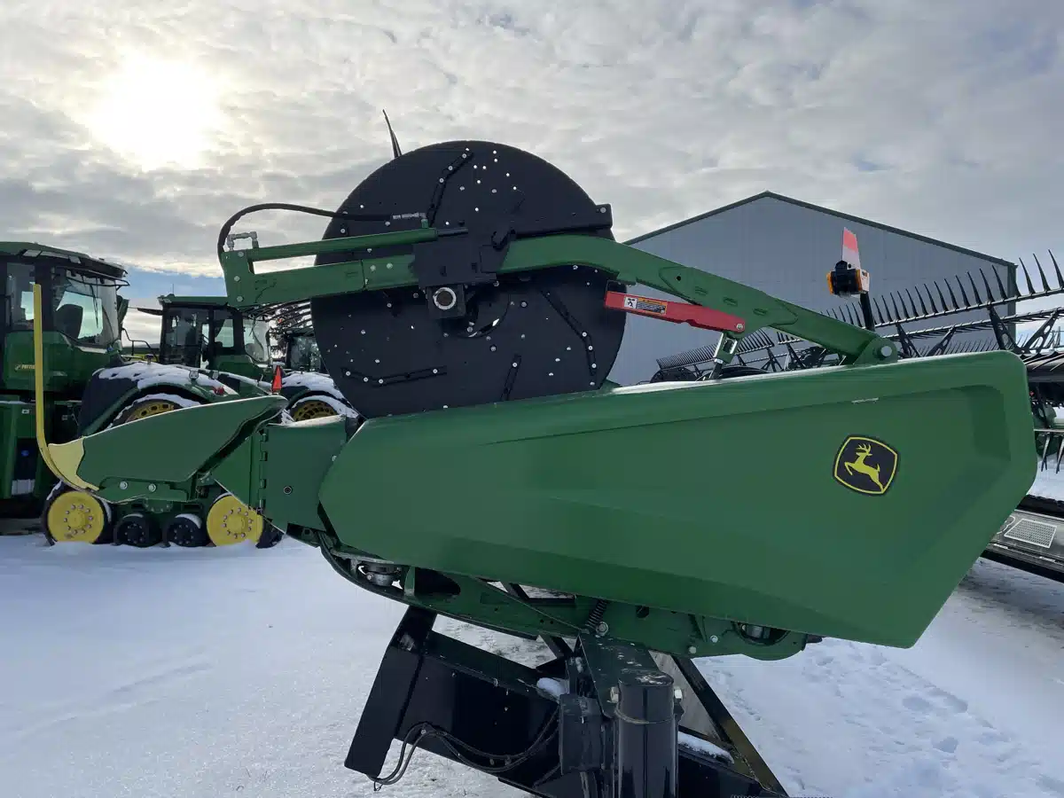 Gallery image 2 for 2024 John Deere HD50F Header - Flex