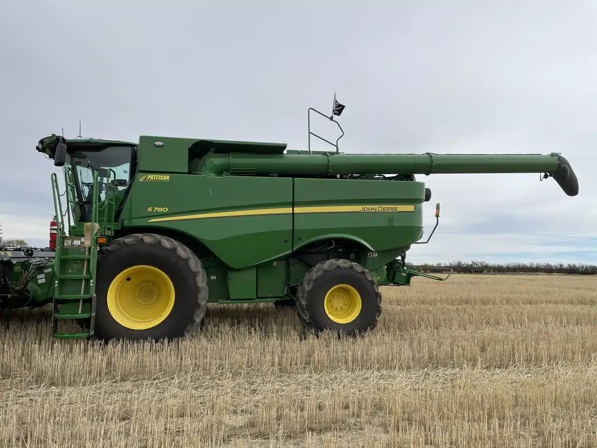 Gallery image 2 for 2024 John Deere S780 Combine