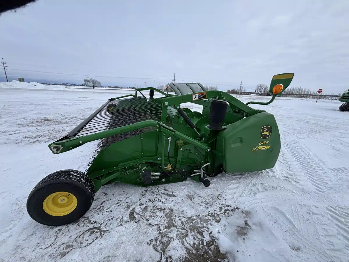 Gallery image 2 for 2014 John Deere 615P Header - Draper