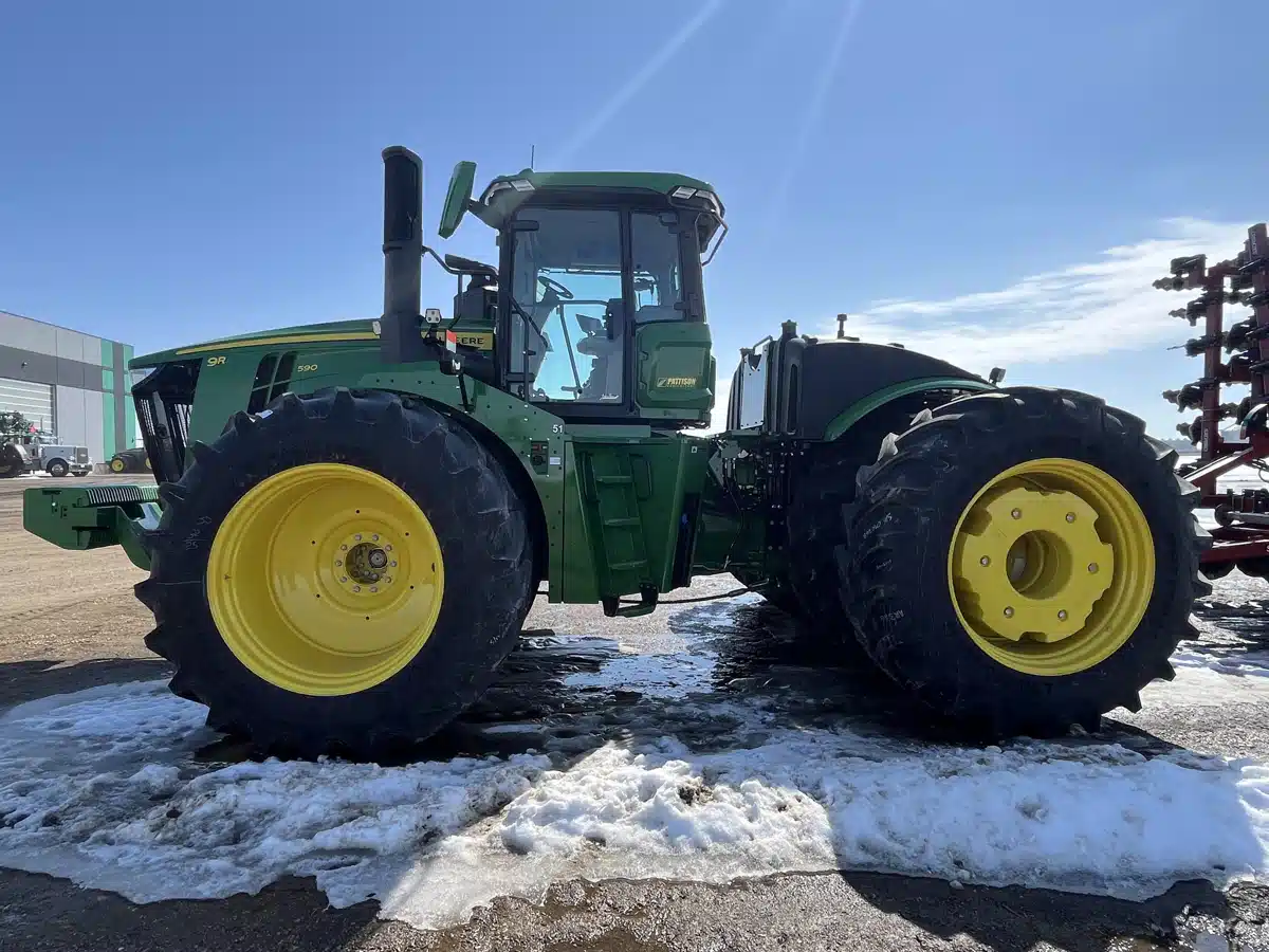 Gallery image 2 for 2025 John Deere 9R 590 Tractor