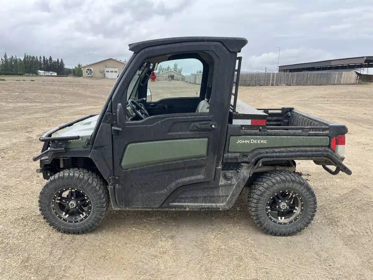 Gallery image 2 for 2023 John Deere XUV 835R Utility Vehicle