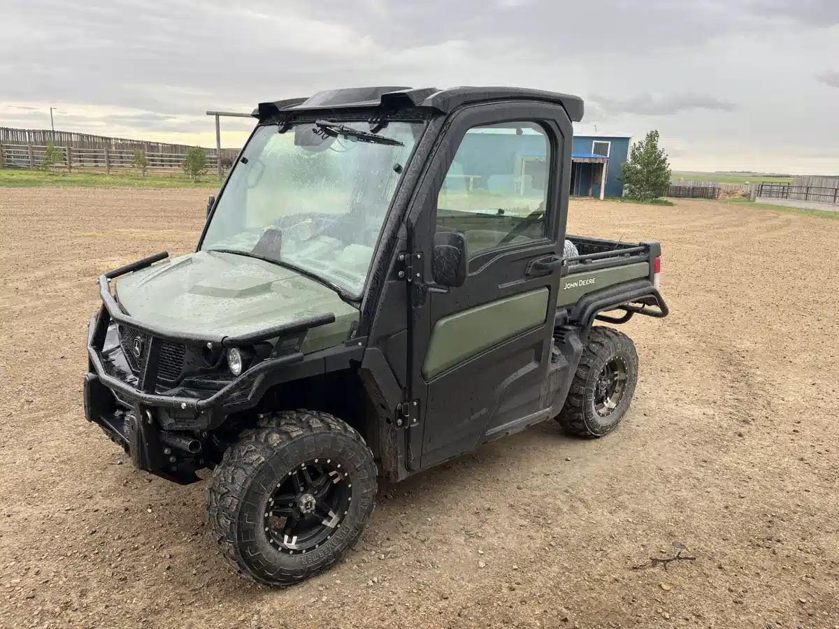 Gallery image 1 for 2023 John Deere XUV 835R Utility Vehicle