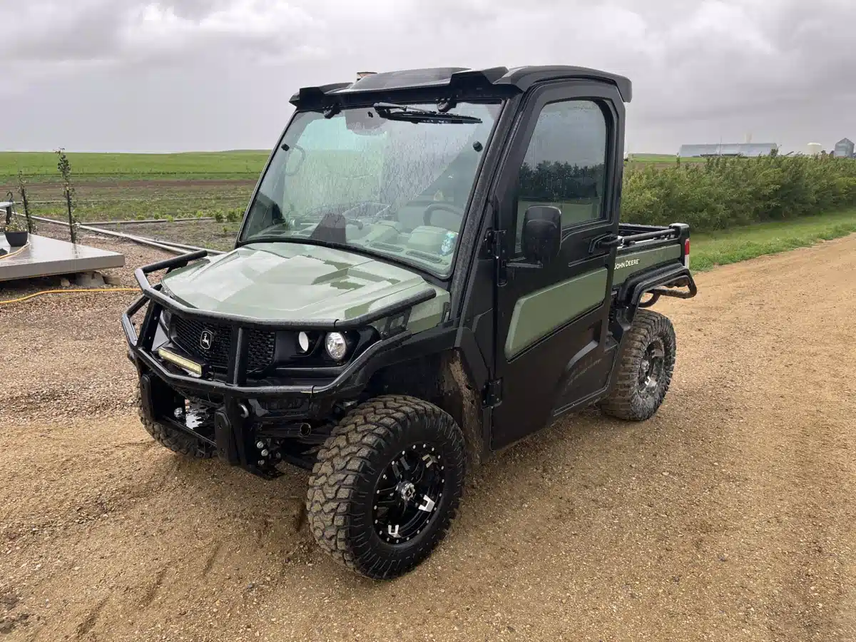 Gallery image 1 for 2023 John Deere XUV 835R Utility Vehicle