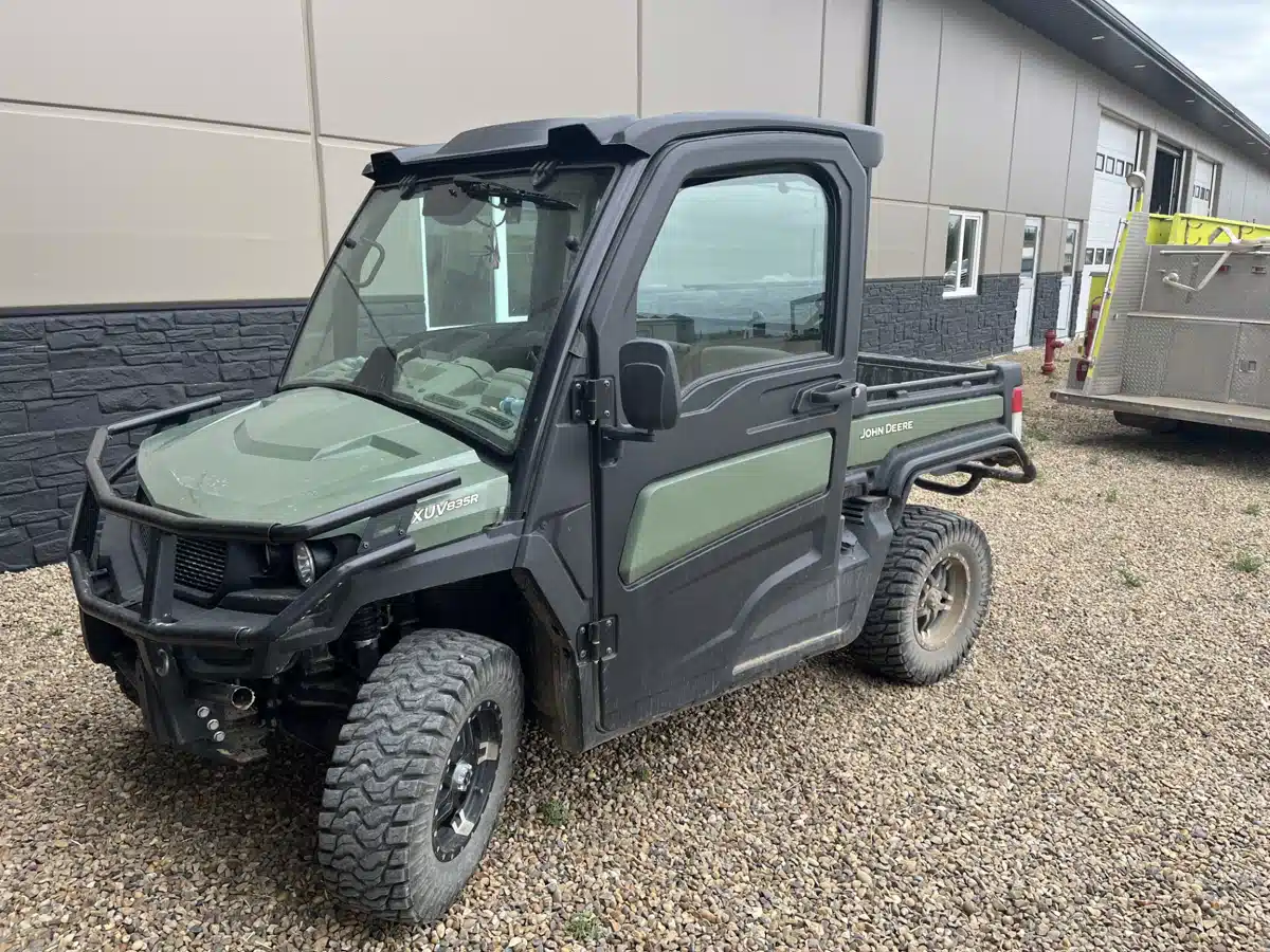 2023 John Deere XUV 835R Utility Vehicle