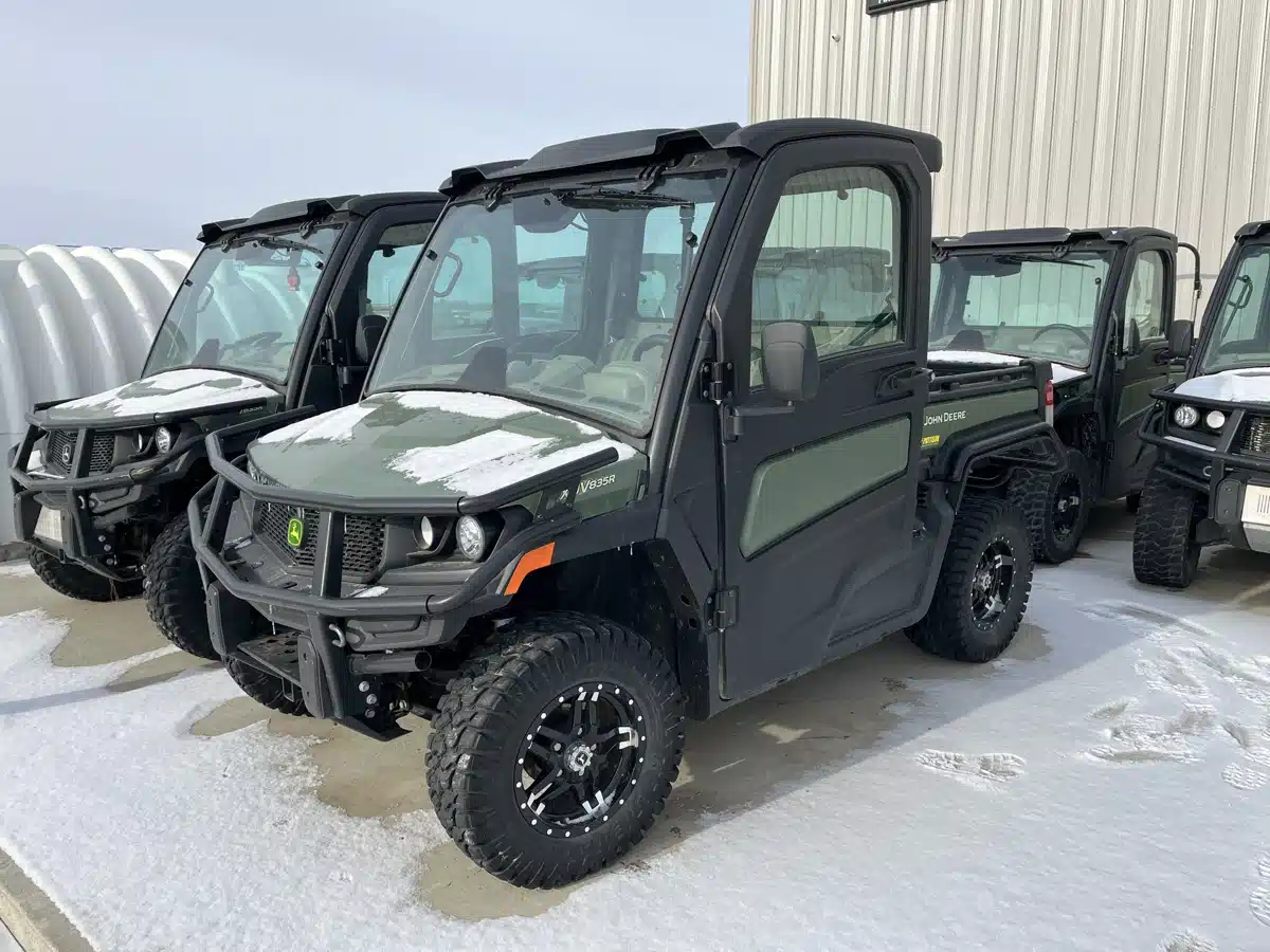 Gallery image 1 for 2023 John Deere XUV 835R Utility Vehicle
