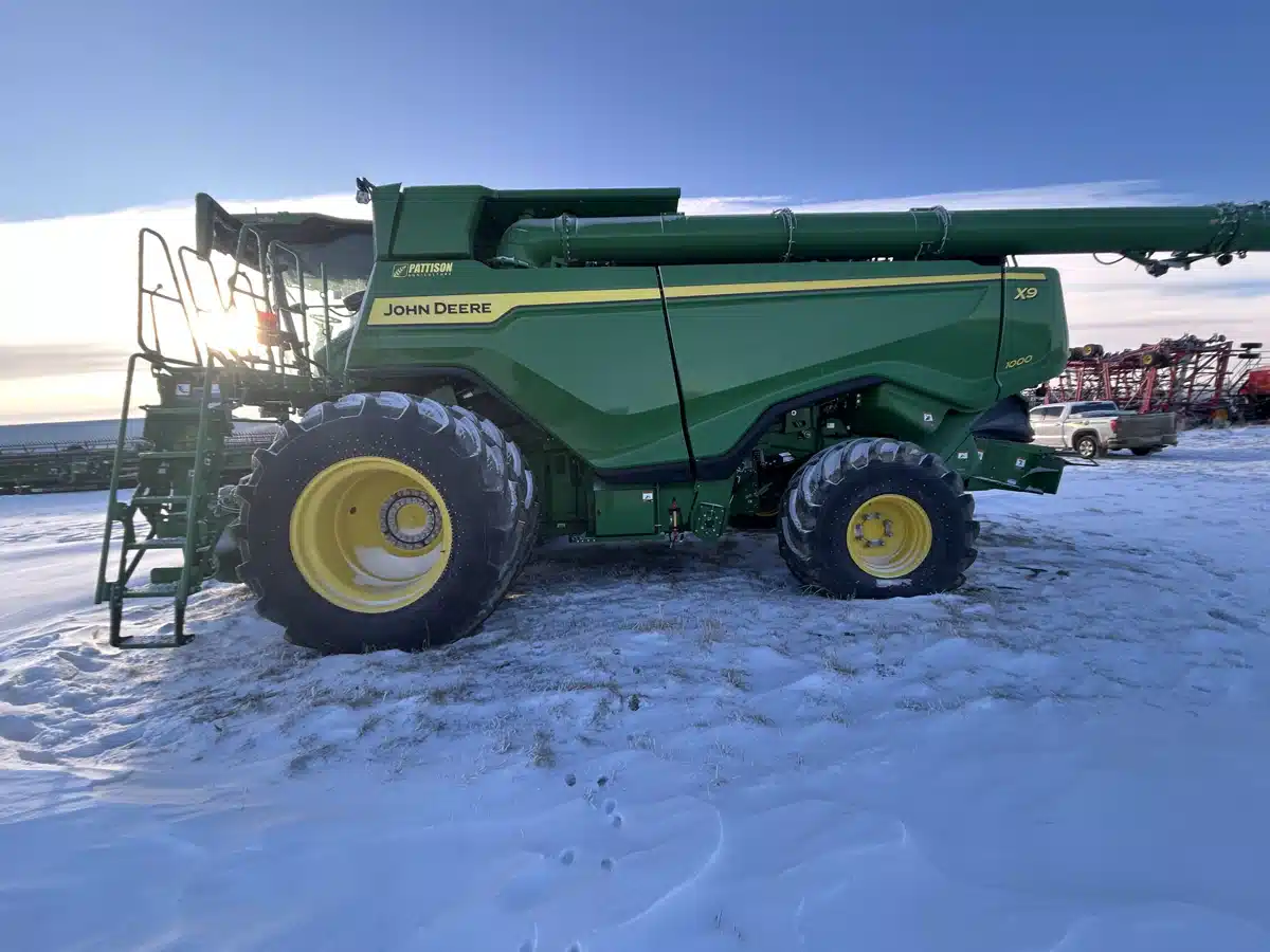 Gallery image 2 for 2024 John Deere X9 1000 Combine