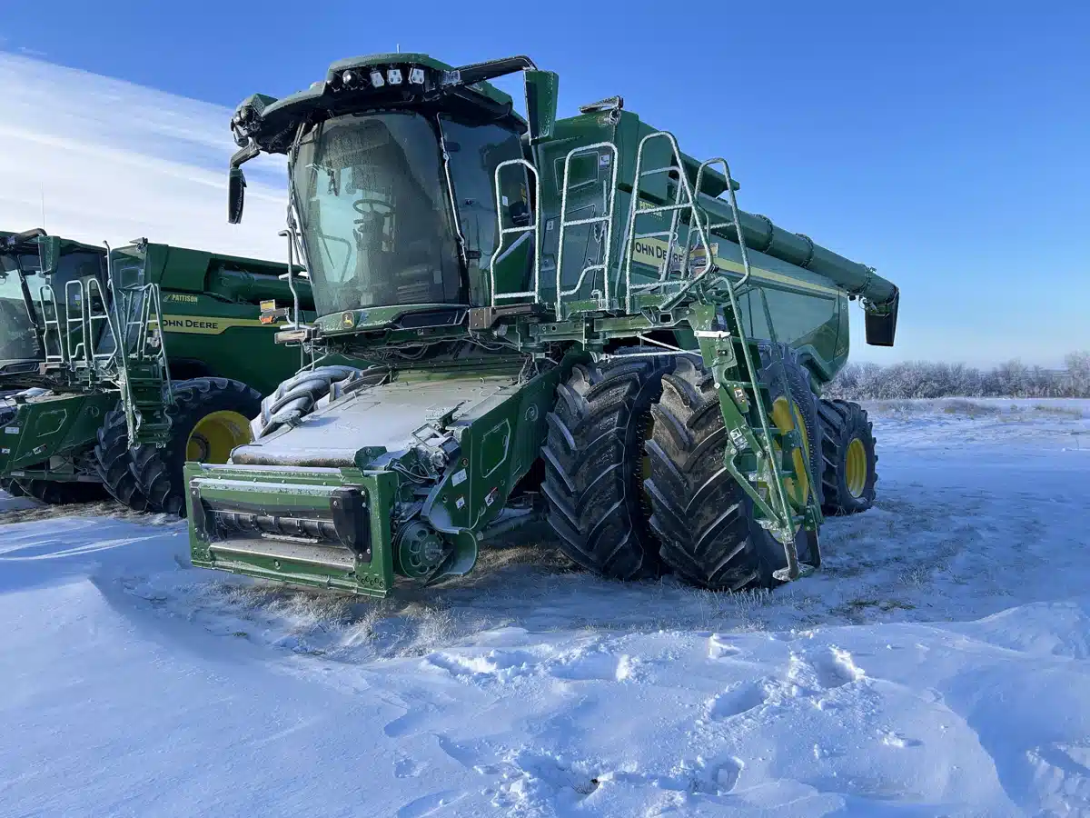 Gallery image 1 for 2024 John Deere X9 1000 Combine