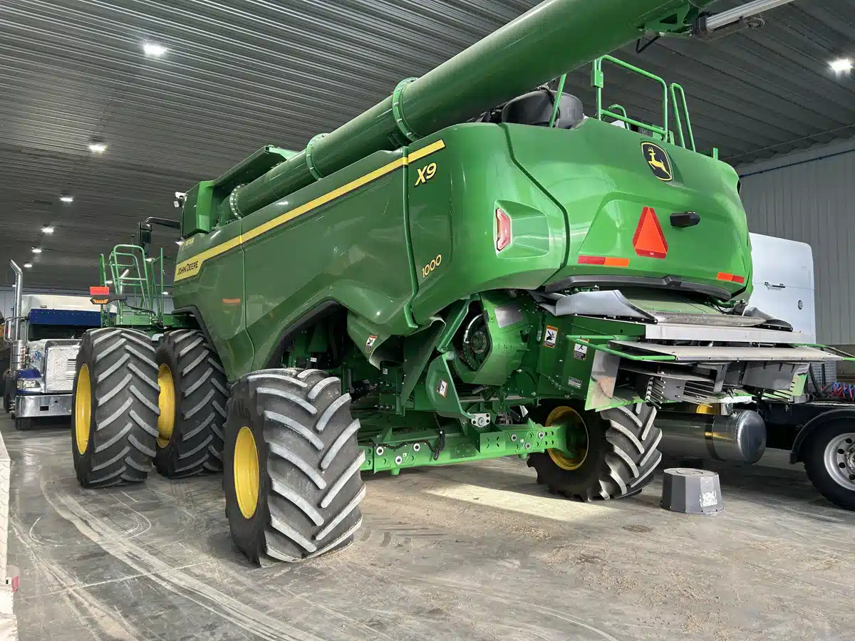 Gallery image 2 for 2024 John Deere X9 1000 Combine