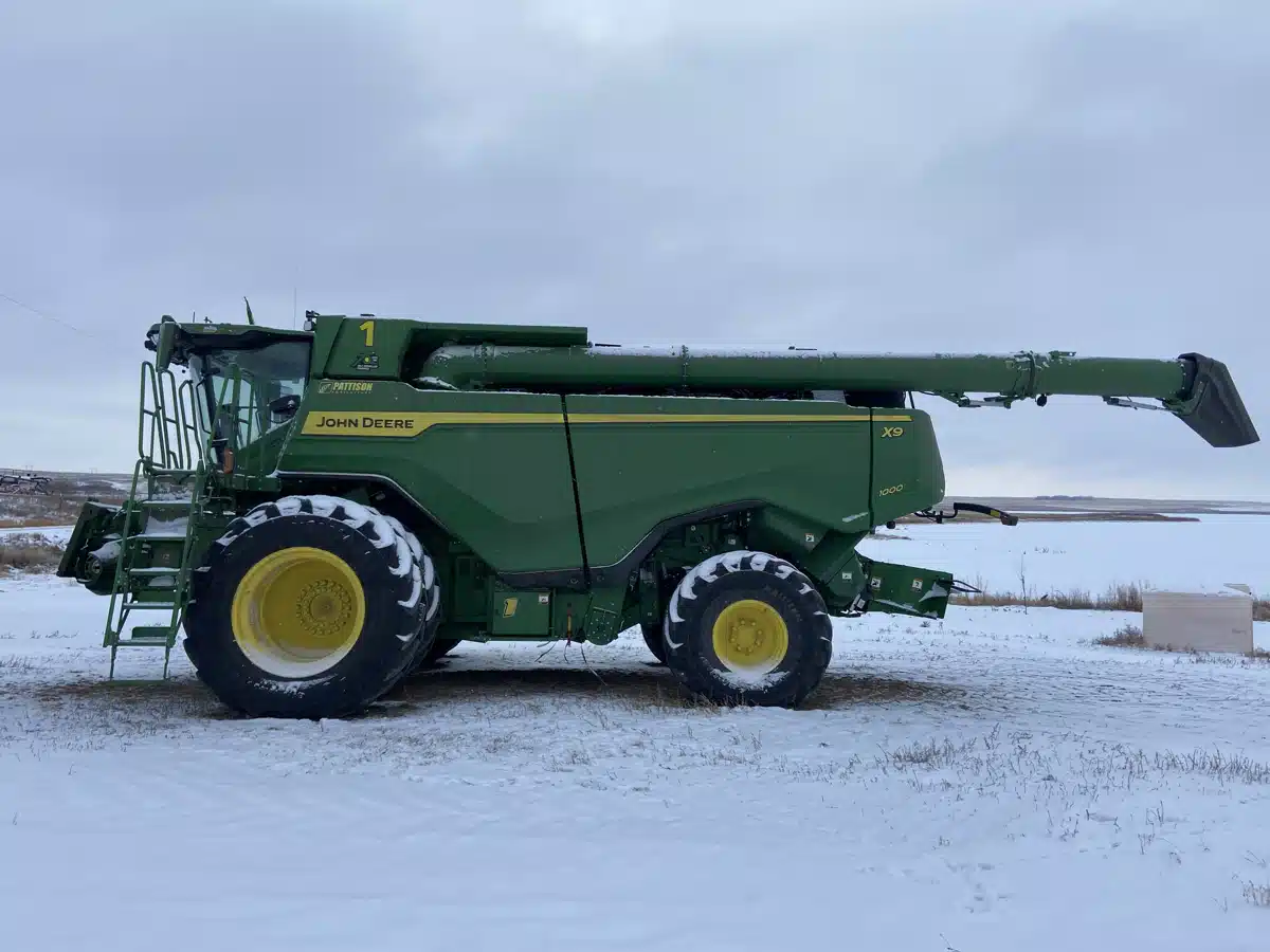 Gallery image 2 for 2022 John Deere X9 1000 Combine