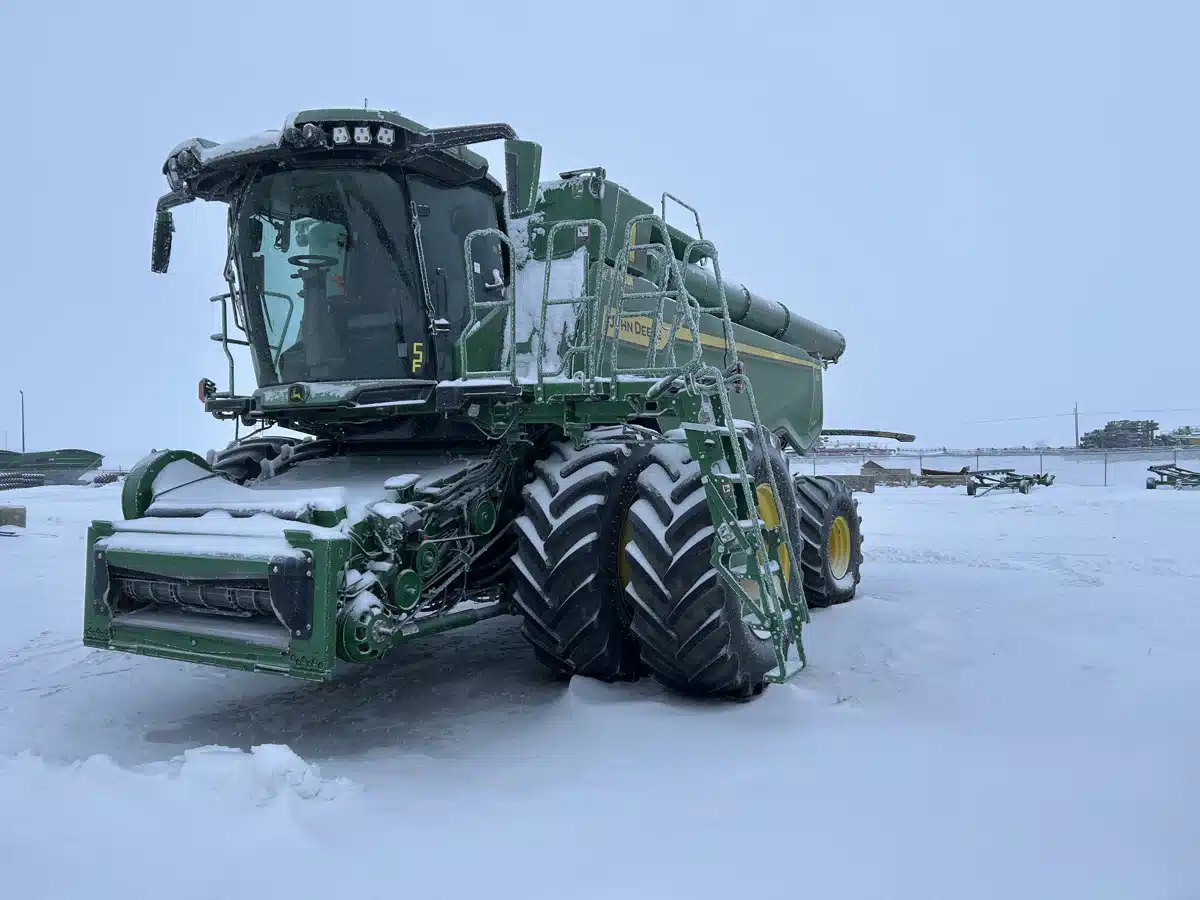 Gallery image 1 for 2023 John Deere X9 1100 Combine