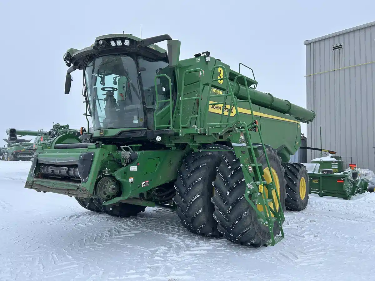 Gallery image 1 for 2023 John Deere X9 1100 Combine