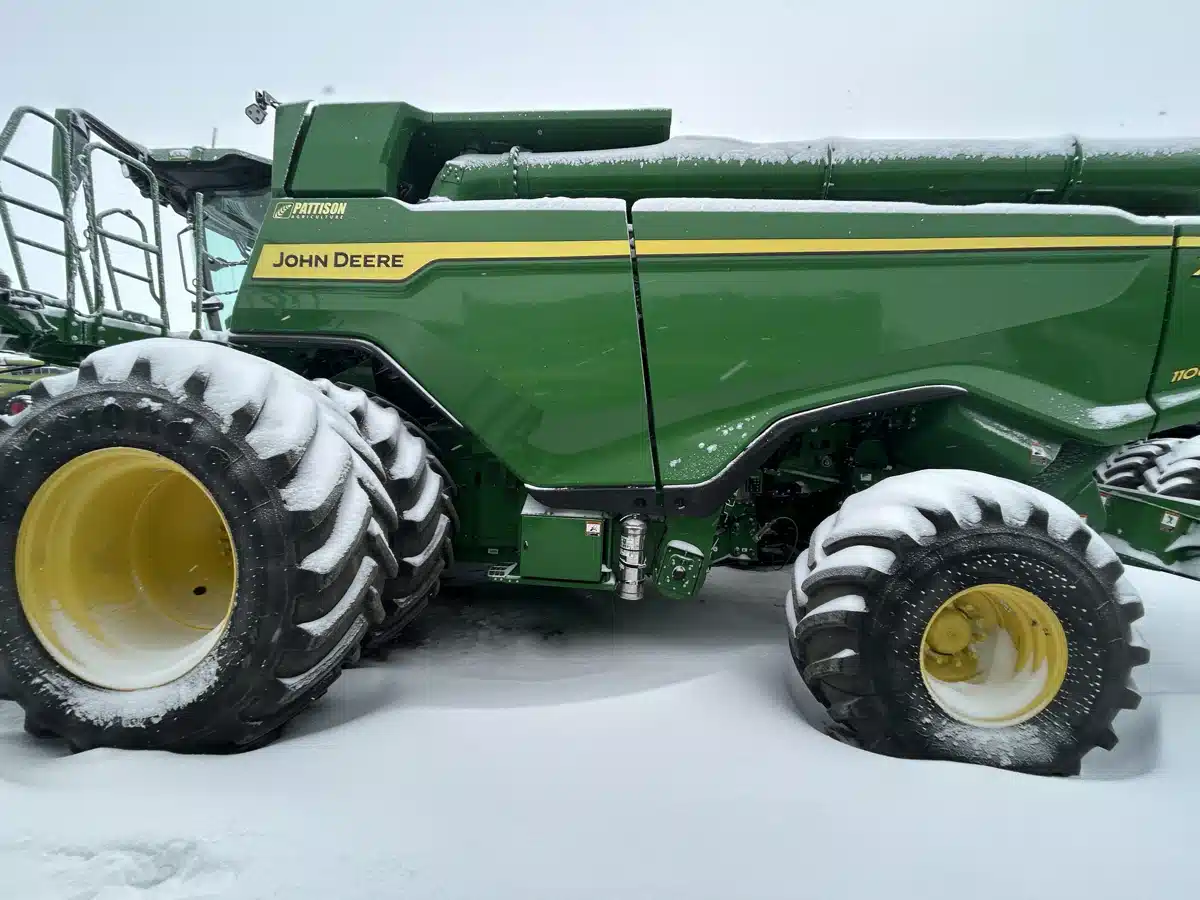 Gallery image 2 for 2023 John Deere X9 1100 Combine