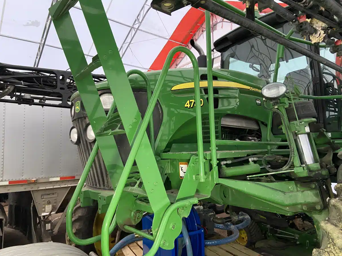 Gallery image 2 for 2013 John Deere 4730 Sprayer - Self Propelled