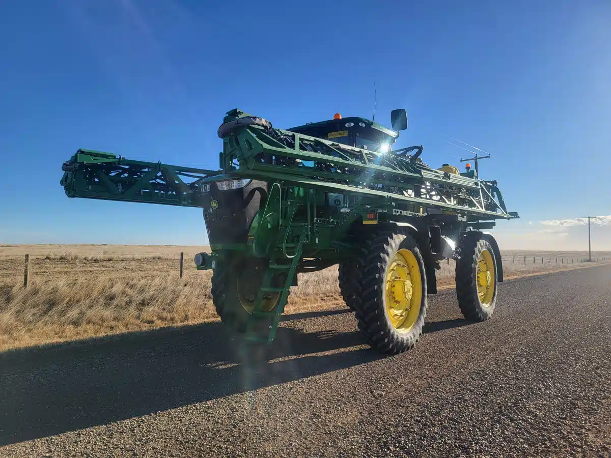 2018 John Deere R4045 Sprayer - Self Propelled