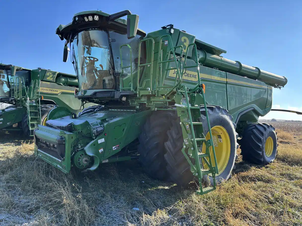 Gallery image 1 for 2023 John Deere X9 1100 Combine