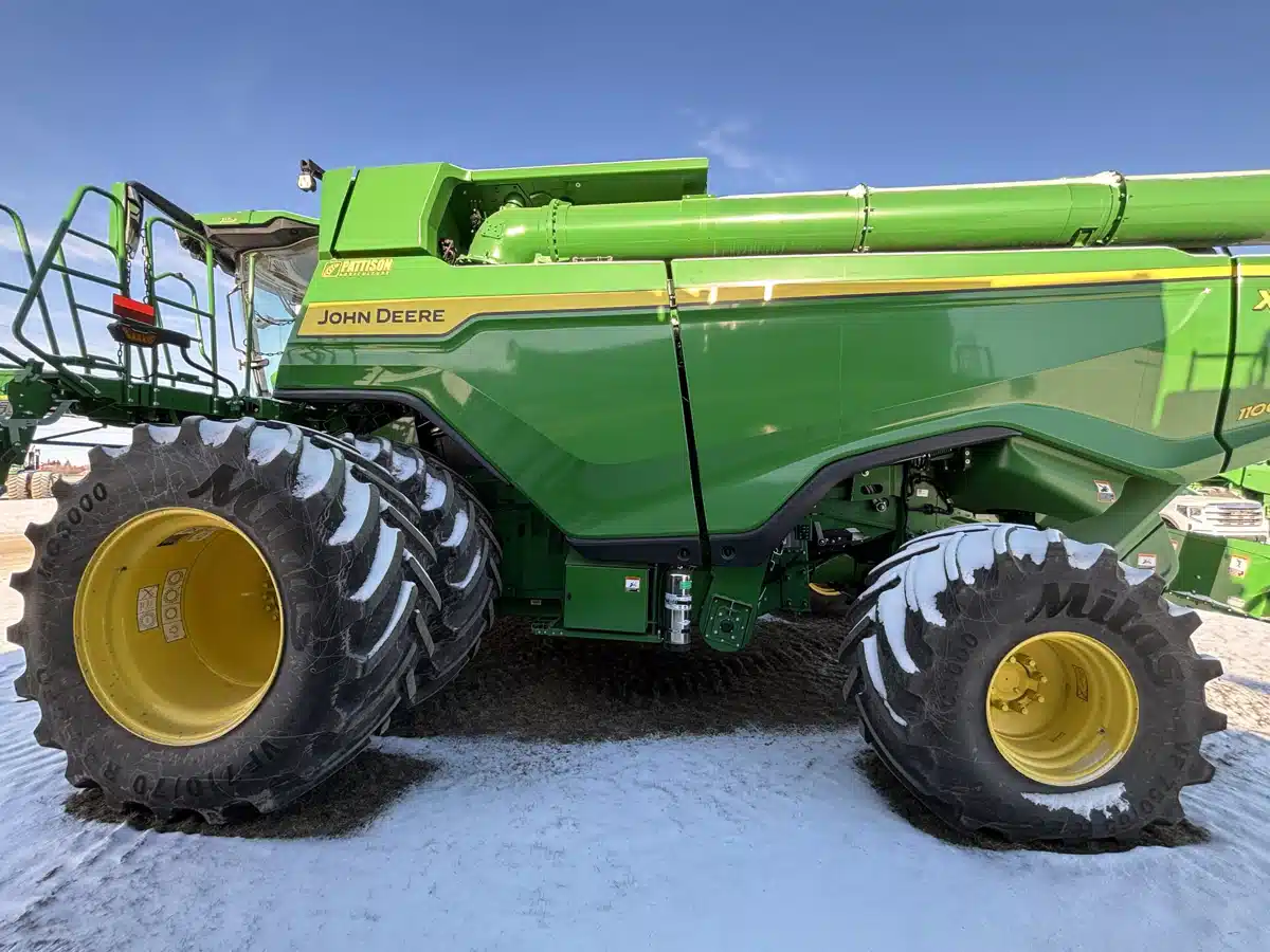 Gallery image 2 for 2024 John Deere X9 1100 Combine