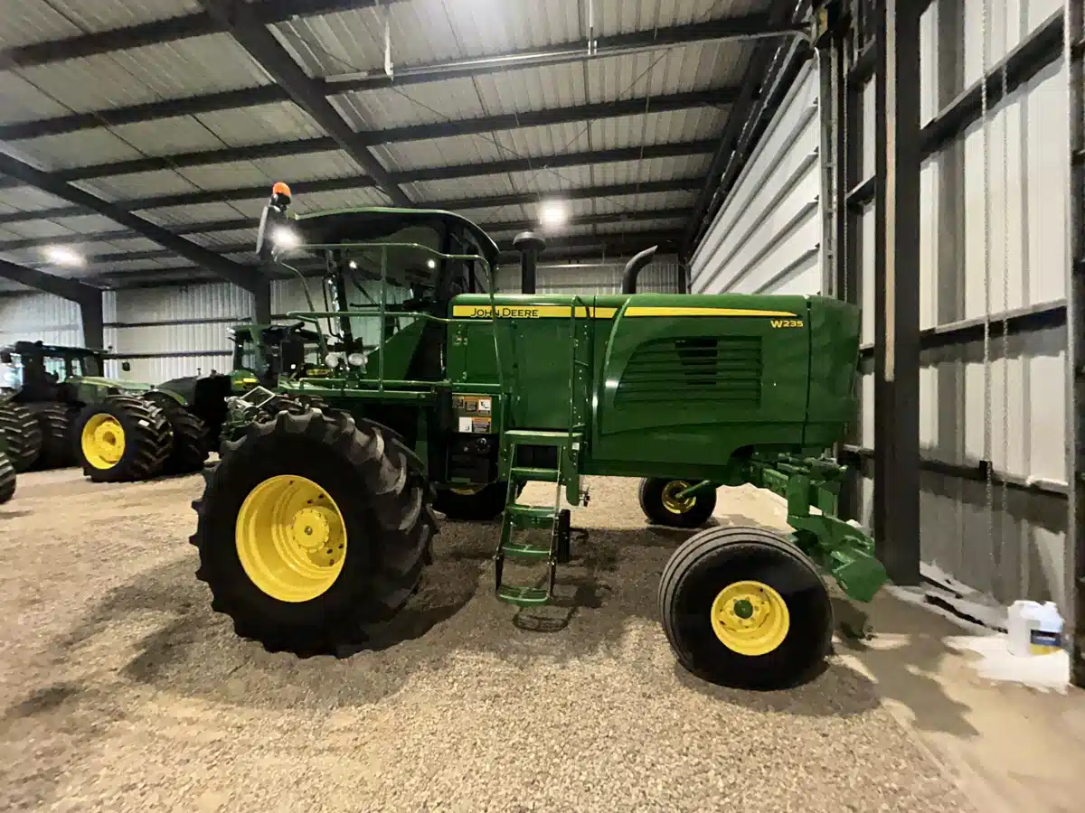 Gallery image 2 for 2014 John Deere W235 Windrower