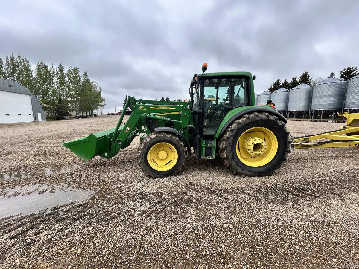 Gallery image 2 for 2010 John Deere 6430 PREMIUM Tractor