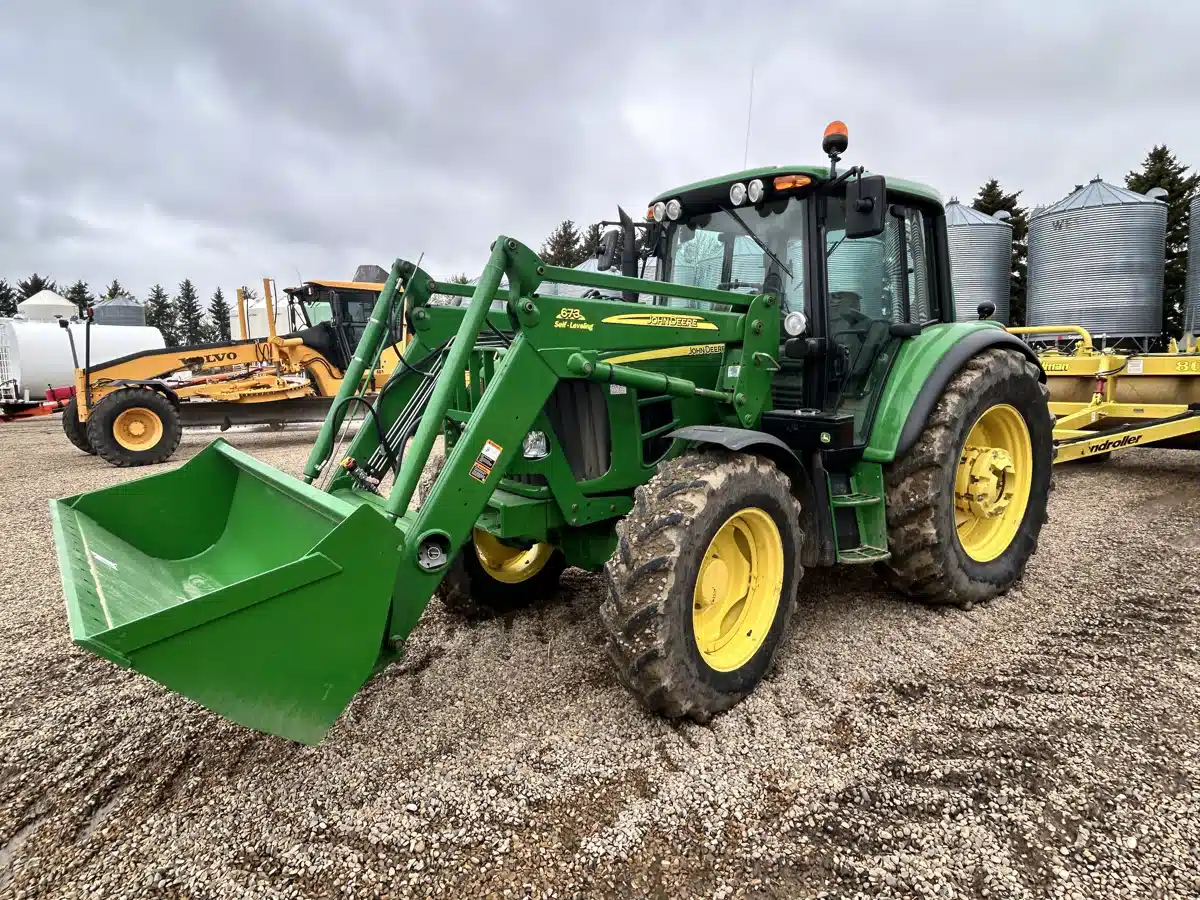 Gallery image 1 for 2010 John Deere 6430 PREMIUM Tractor