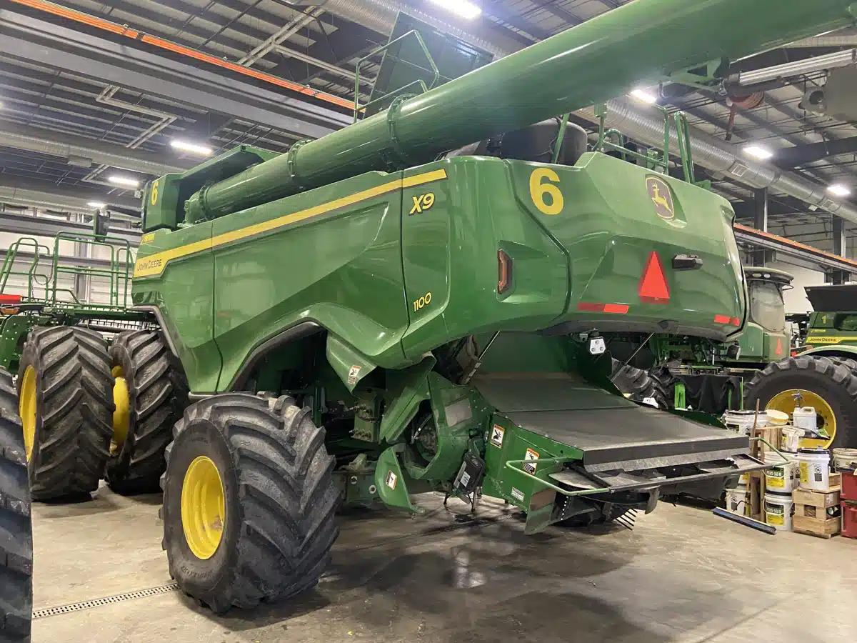 Gallery image 2 for 2025 John Deere X9 1100 Combine