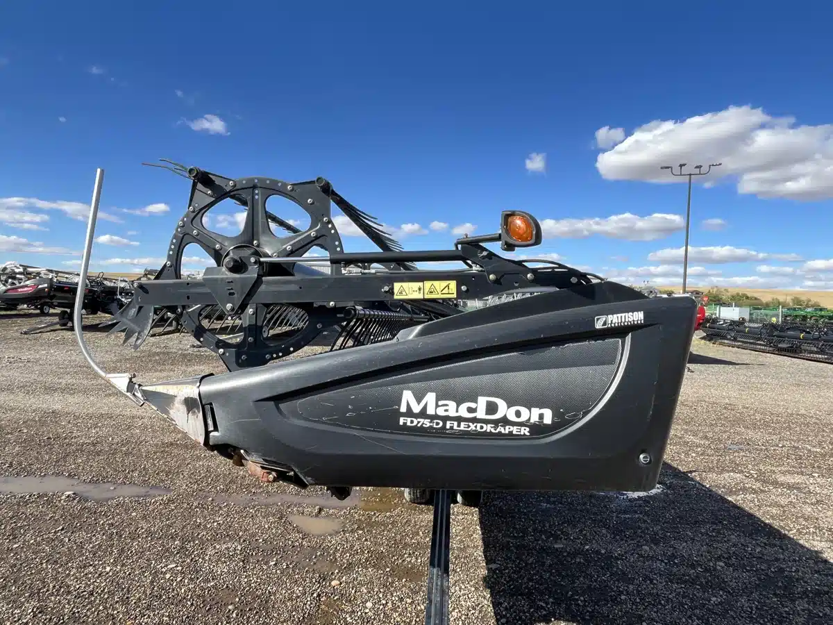 Gallery image 2 for 2016 MacDon FD75 Header - Flex Draper