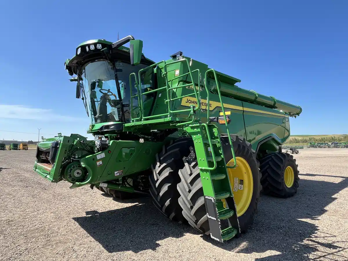 Gallery image 1 for 2025 John Deere X9 1000 Combine