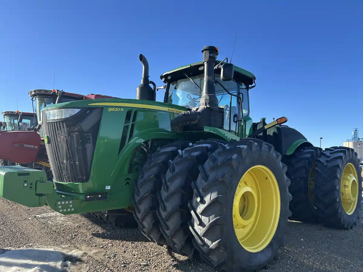 2017 John Deere 9620R Tractor