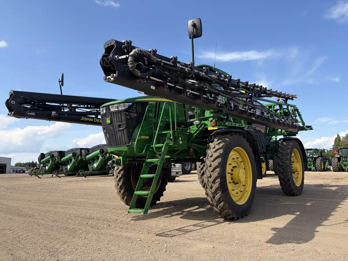Gallery image 1 for 2021 John Deere 4060 Sprayer - Self Propelled