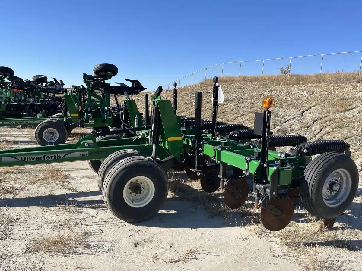 Gallery image 2 for 2023 Unverferth 122 Disc Ripper