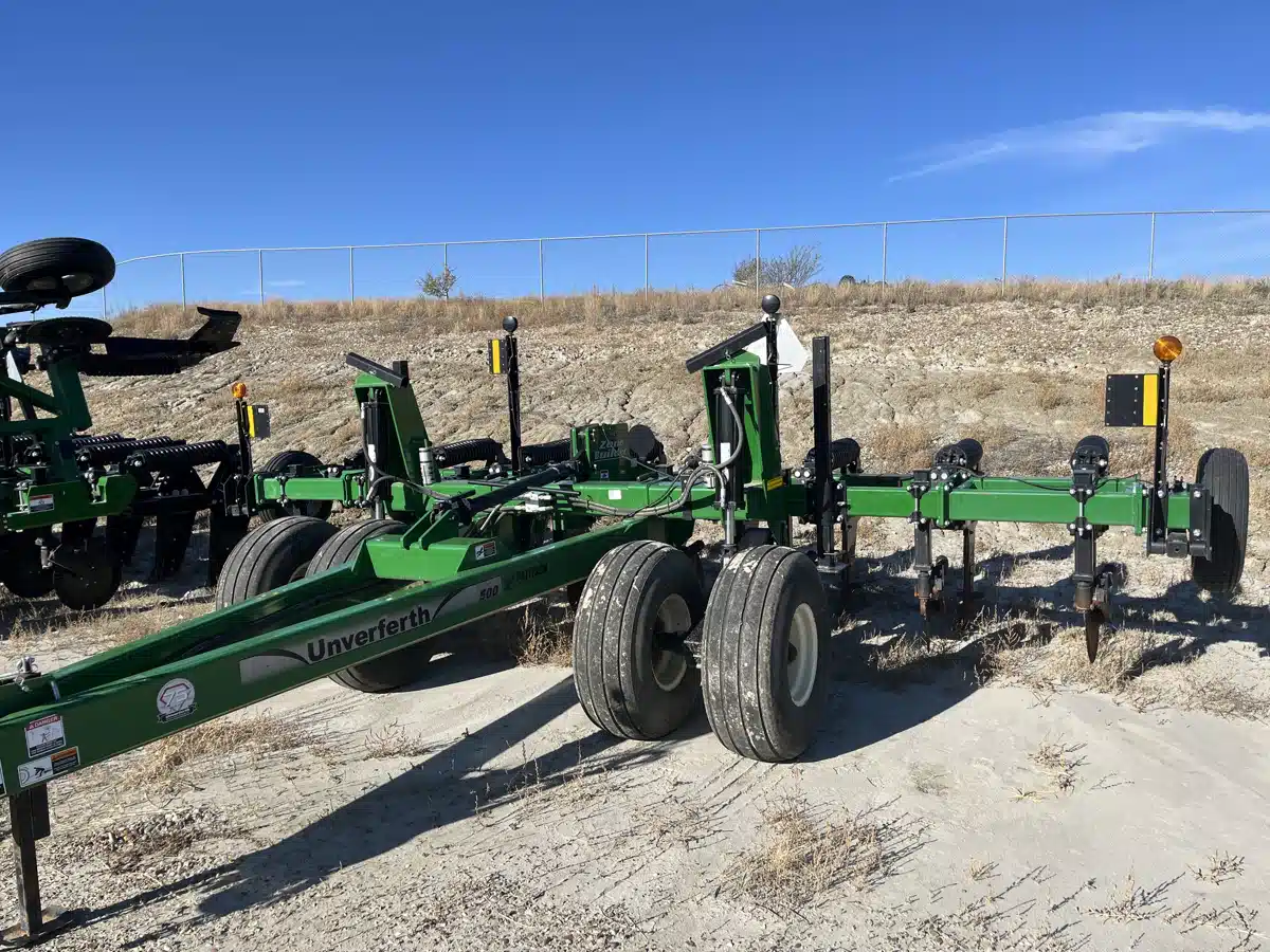 Gallery image 1 for 2023 Unverferth 122 Disc Ripper